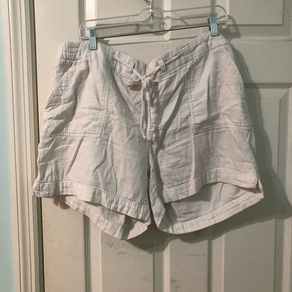Old Navy Women's Linen Shorts - White